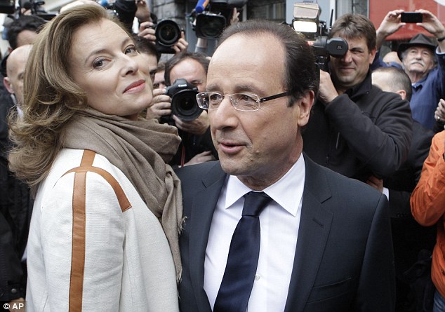 Η Τριερβελέρ μαλλιοτραβήχτηκε με την κολλητή της