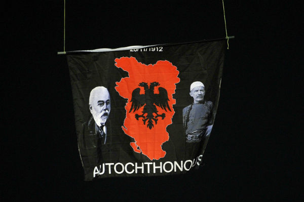 ΒΙΝΤΕΟ-Επεισόδια στον αγώνα Σερβία-Αλβανία