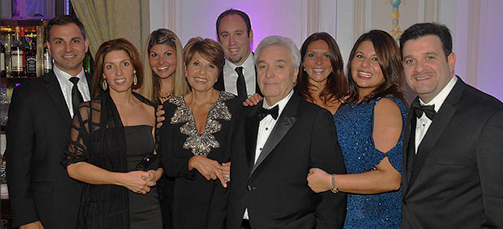 Ο Έλληνας που έφυγε από τη Σύμη και κατέκτησε το Μανχάταν