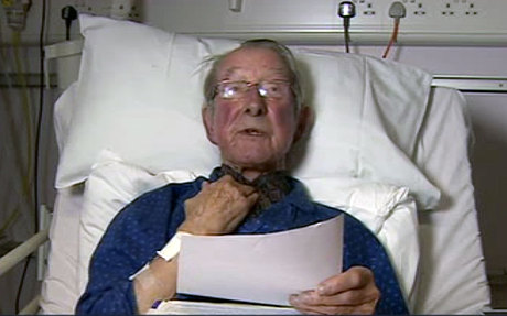 BINTEO-Συγκλονίζει η έκκληση του πατέρα του Βρετανού ομήρου των τζιχαντιστών