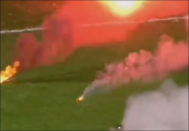 ΒΙΝΤΕΟ-Οπαδοί της Γαλατασαράι «έκαψαν» το Έμιρεϊτς