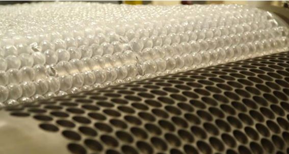 ΒΙΝΤΕΟ-Πως κατασκευάζεται το αεροπλάστ;