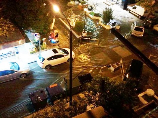 Δήμαρχος Αγ. Αναργύρων: 20 υπόγεια και σπίτια πλημμύρισαν