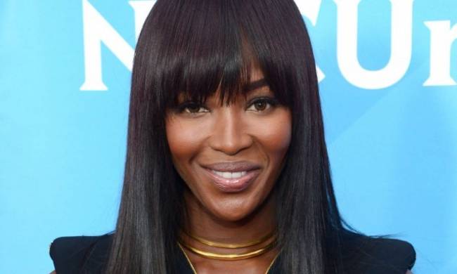 Η Κάμπελ στη μάχη κατά του Έμπολα