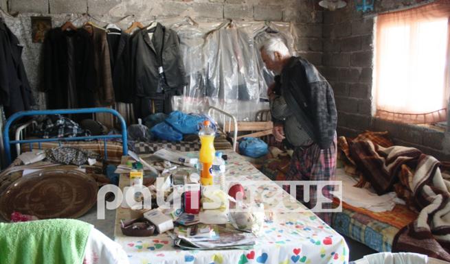 84χρονος ζει χωρίς νερό και ρεύμα
