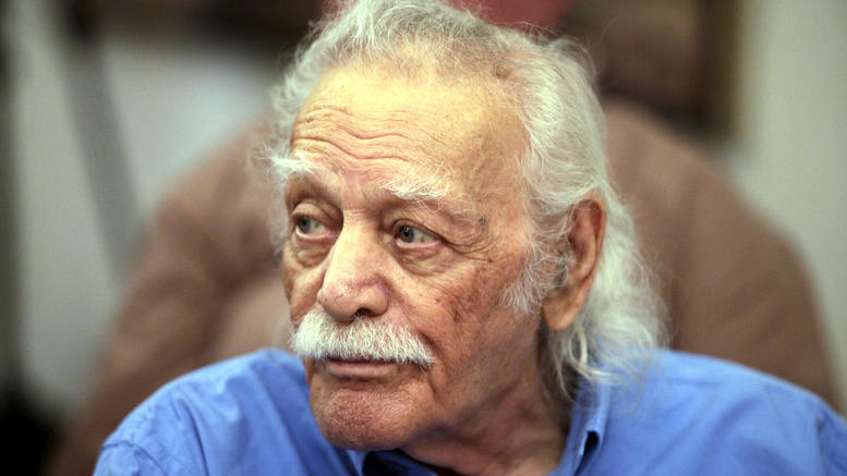 Βολές Γλέζου κατά του Γιούνκερ