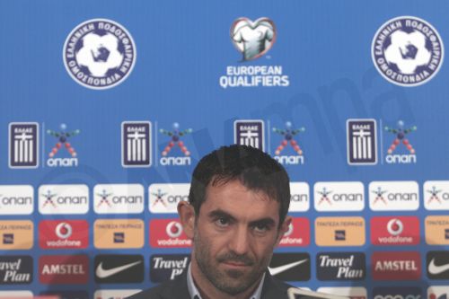 ΦΩΤΟ-Βούρκωσε ο Καραγκούνης