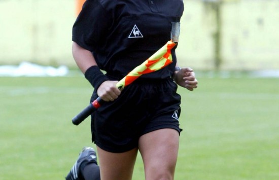 Παράγοντας σε γυναίκα διαιτητή: Να πας στην κουζίνα σου