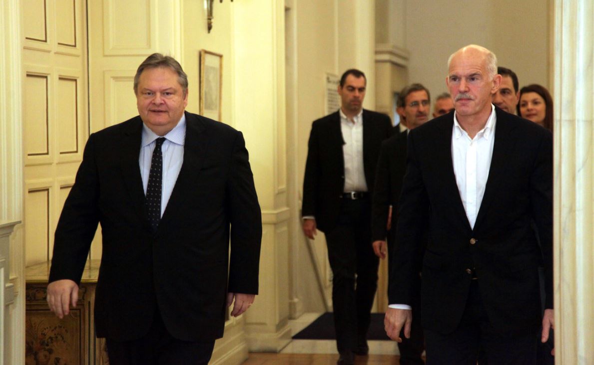 Ο Γιώργος Παπανδρέου ζήτησε το ipad και ο Βενιζέλος έναν μέτριο ελληνικό καφέ