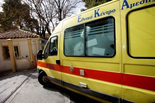 ΦΩΤΟ-Ντεραπάρισε αυτοκίνητο στην Ποσειδώνος