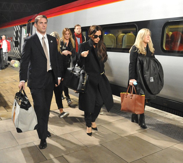 ΦΩΤΟ-Η Μπέκαμ πήρε το τρένο