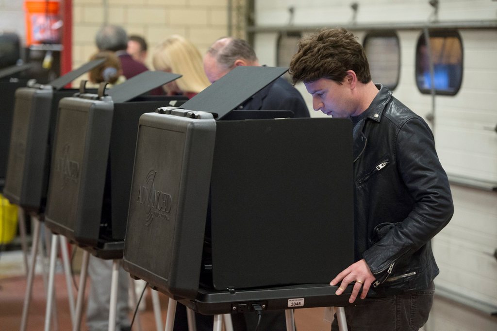 ΦΩΤΟ-Αυτοί είναι οι Έλληνες που μπήκαν στη Γερουσία των ΗΠΑ