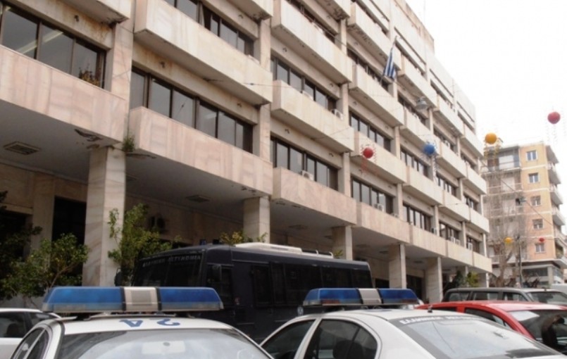 Υπάλληλος της αστυνομικής διεύθυνσης Αχαΐας διακινούσε ηρωίνη