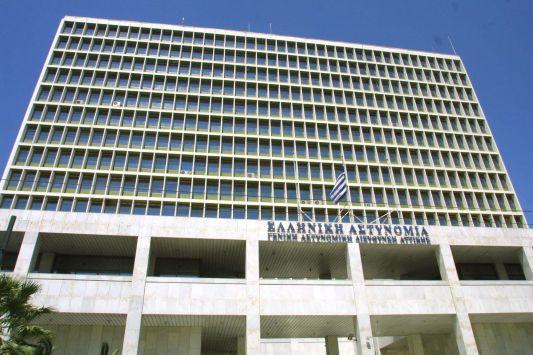 Καταζητείται πρώην βουλευτής για συμμετοχή σε σπείρα με πλαστές διαθήκες