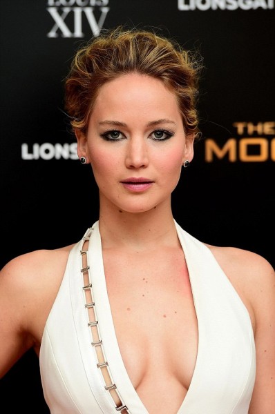 ΦΩΤΟ-Η Λόρενς αποκαλύφθηκε στον φακό