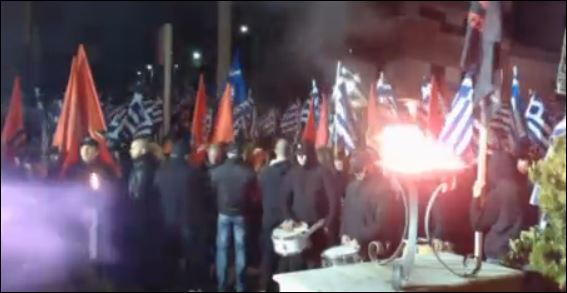 ΤΩΡΑ-Πορεία μελών της Χρυσής Αυγής στο Ν.Ηράκλειο