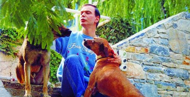 ΦΩΤΟ-Χάθηκαν τα ίχνη του Γιώργου Μαρίνου – Η εγκαταλελειμμένη βίλα