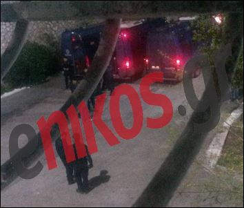 ΒΙΝΤΕΟ-ΦΩΤΟ-Η στιγμή της μεταγωγής των Γεωργιανών από το νοσοκομείο των φυλακών Κορυδαλλού