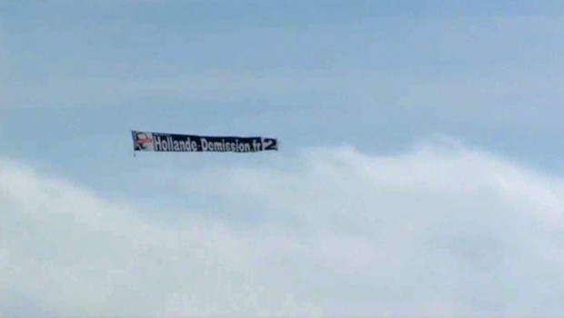 ΒΙΝΤΕΟ-Μήνυμα από… αέρος στον Ολάντ