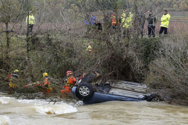 Φονικές πλημμύρες στη Γαλλία-Πνίγηκε μητέρα με τα παιδιά της