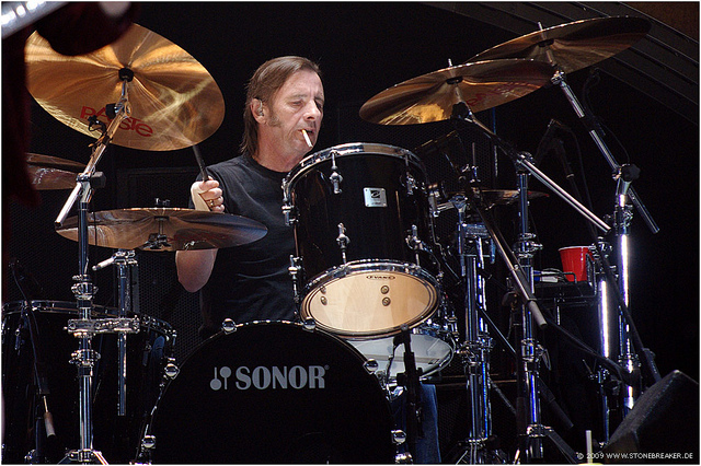 Ο ντράμερ των AC/DC κατηγορείται ότι σχεδίασε δολοφονία