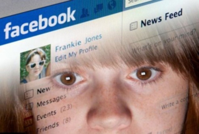 Πώς να ελέγχω το παιδί μου στο facebook;