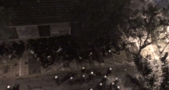 Κατεπείγουσα έρευνα της ΕΛ.ΑΣ για τραυματισμό φωτορεπόρτερ από αστυνομικούς