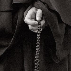 Παπαδιά μήνυσε παπά για βιαιοπραγία στα Τρίκαλα