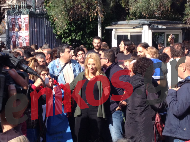 ΦΩΤΟ-Η Δούρου στο Πολυτεχνείο