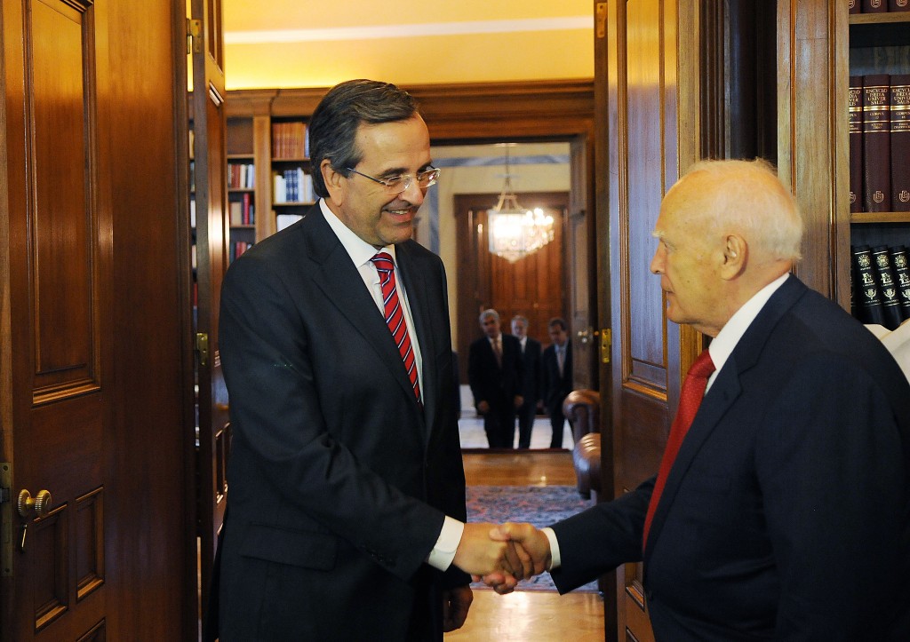 Παπούλιας στον Σαμαρά: Η κατάσταση επιβάλλει την ελάχιστη συνεννόηση