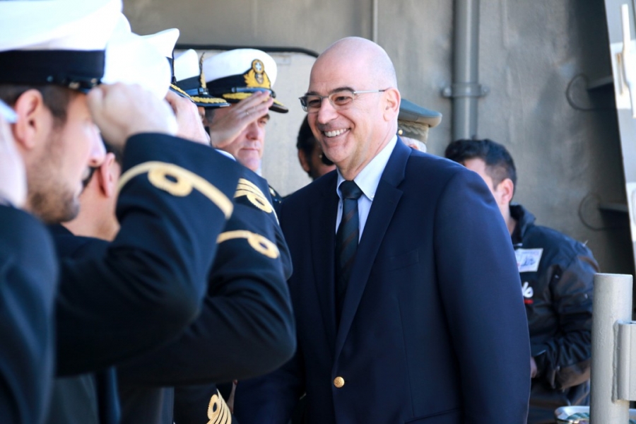 ΦΩΤΟ-Ο Νίκος Δένδιας στο Αρχηγείο Στόλου