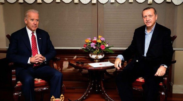 Μπάιντεν και Ερντογάν συζήτησαν για την “πολιτική μετάβαση” στη Συρία