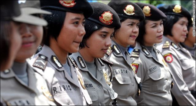 Ινδονησία-Έλεγχος παρθενίας στις υποψήφιες της αστυνομίας!