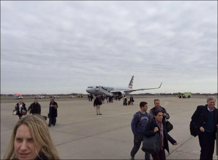 ΤΩΡΑ-Συναγερμός στο αεροδρόμιο της Νέας Υόρκης για βόμβα σε αεροπλάνο