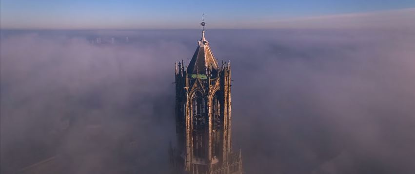 ΒΙΝΤΕΟ-Η μαγευτική θέα από το καμπαναριό ύψους 100 μέτρων