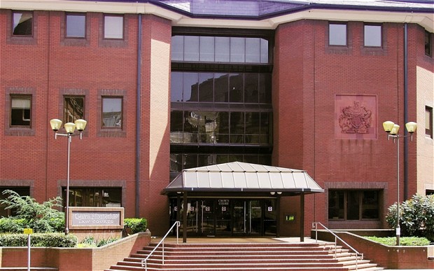 Είπε στα παιδιά της ότι πάει στο σούπερ μάρκετ και πέταξε για Αυστραλία