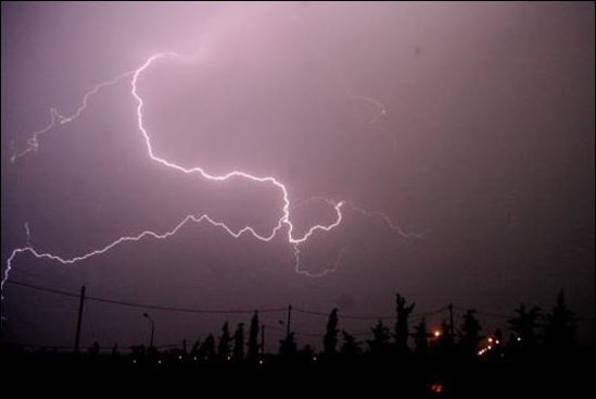ΒΙΝΤΕΟ-Αστραπές και κεραυνοί στα Γιάννενα