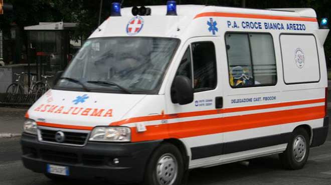 ‘Επεσε στο μνήμα και τραυματίστηκε