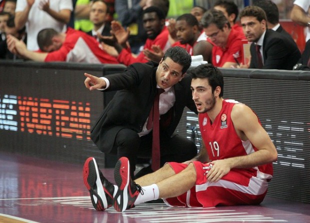 Σφαιρόπουλος: “Δουλειά στα νεκρά διαστήματα”