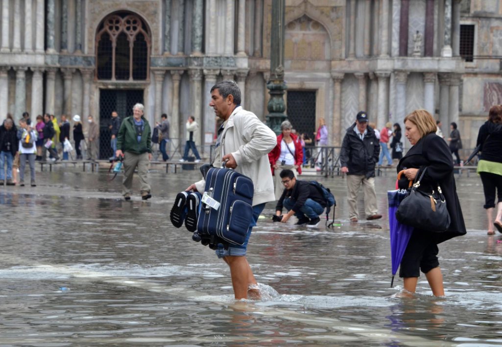 Νέο κύμα κακοκαιρίας στην Ιταλία-Δύο αγνοούμενοι