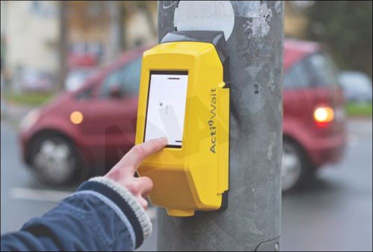 ΦΩΤΟ-Για όσους βαριούνται περιμένοντας στο… φανάρι