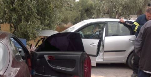 ΦΩΤΟ-Σοβαρό τροχαίο στο Κορωπί