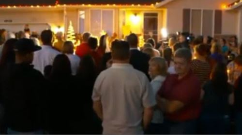 ΦΩΤΟ-Η πόλη που έκανε πρόωρα Χριστούγεννα για χάρη ενός 4χρονου