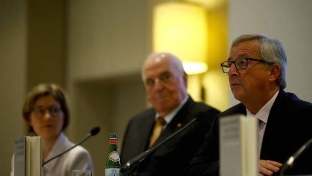 Διαφωνία Γιούνκερ-Κολ για την Ελλάδα