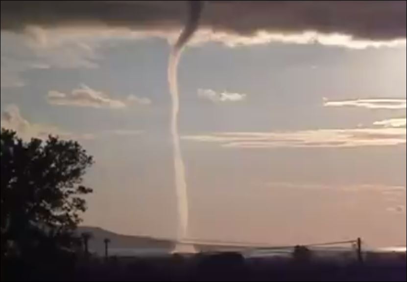 ΒΙΝΤΕΟ-Ανεμοστρόβιλος “χτύπησε” την Ελαφόνησο