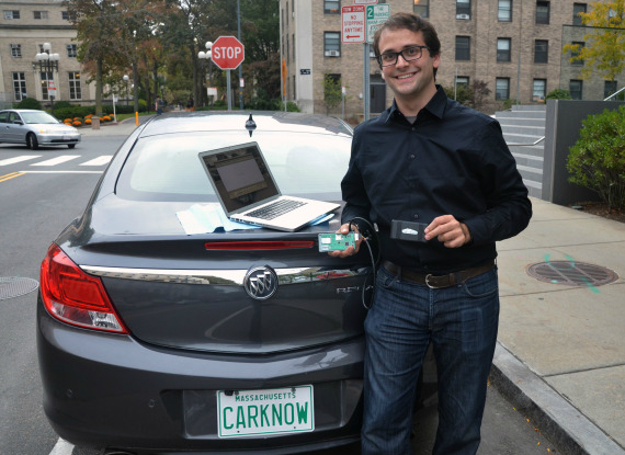 Το “κουτί” που κάνει το παλιό αυτοκίνητο “έξυπνο”