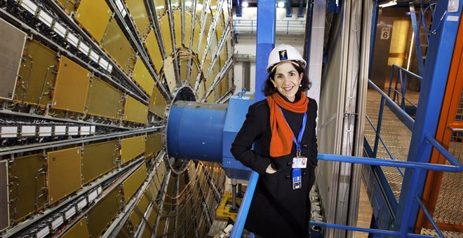 ΦΩΤΟ-Μία Ιταλίδα στο τιμόνι του CERN