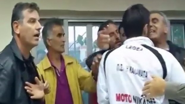 ΒΙΝΤΕΟ-Επίθεση από τον Κουρμπανά σε δημοσιογράφο