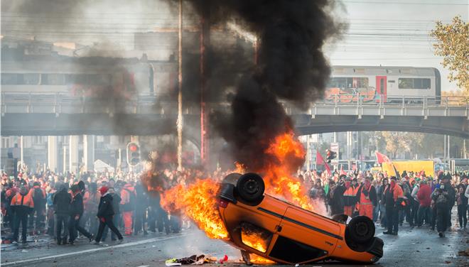 Βέλγιο-“Αποζημιώθηκε” για το αυτοκίνητο του που κάηκε στα επεισόδια