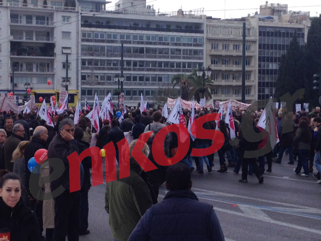 ΤΩΡΑ-ΦΩΤΟ-Το ΠΑΜΕ στο Σύνταγμα – Αποκλεισμένο το κέντρο